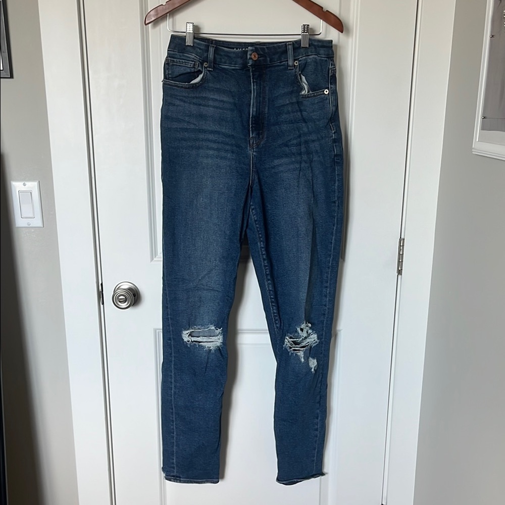American Eagle stretch medium wash straight leg jeans